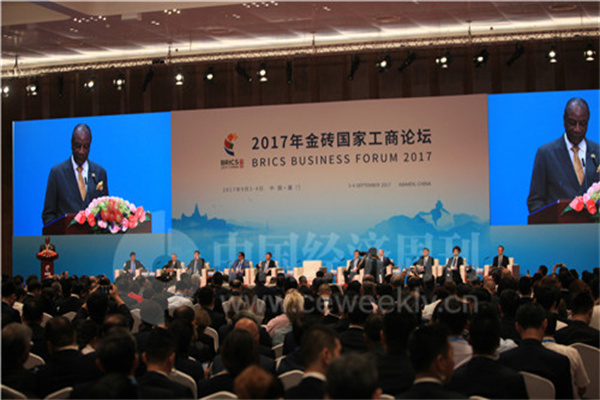 纽约汇市:彭博美元指数迈向2022年以来最差单月表现 加元上涨